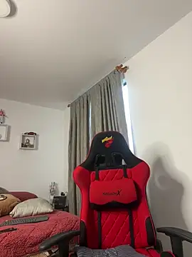 Ezzio Scolaro online show from February 2026 10:17:02 PM