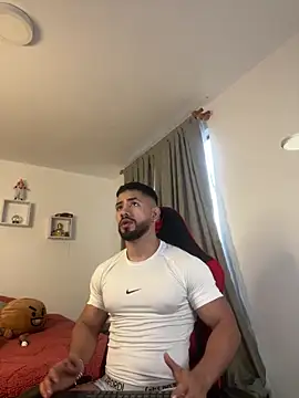 Ezzio Scolaro online show from February 2026 10:08:02 PM