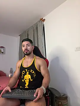 Ezzio Scolaro online show from March 2026 12:05:01 AM