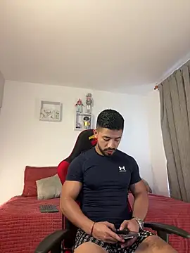 Ezzio Scolaro online show from April 2026 10:29:02 PM