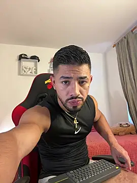 Ezzio Scolaro online show from April 2026 10:57:02 PM