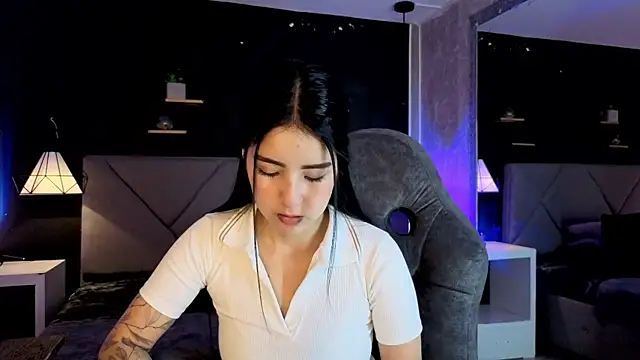 giapearl25 online show from November 2025 01:22:01 PM