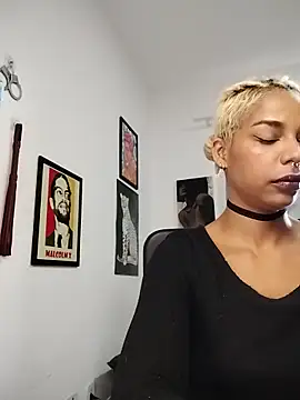 Helenoir online show from March 2026 01:50:01 PM