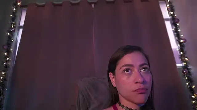  issy online show from December 2025 10:26:01 PM