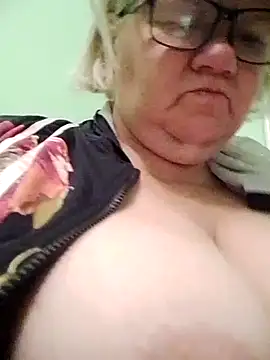 LusiyaGold5 online show from October 2025 09:59:02 PM