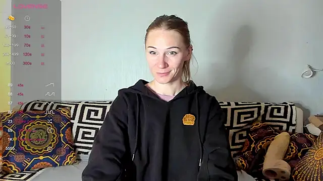 Snapshot of Amalia_Mio chatting on October 2025 11:48:02 PM Amalia Mio online show from October 2025 11:48:02 PM