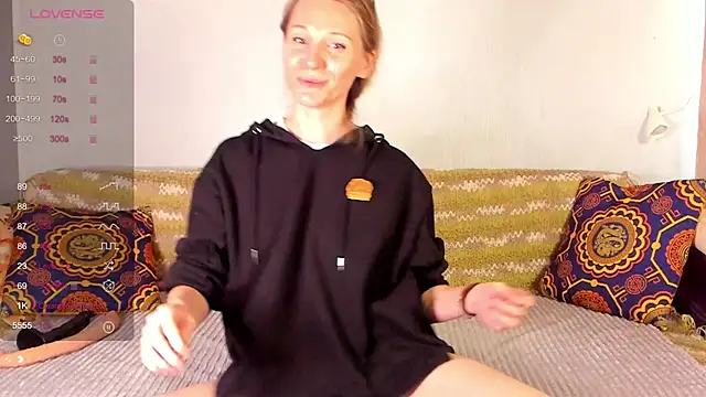 Snapshot of Amalia_Mio chatting on October 2025 08:04:02 AM Amalia Mio online show from October 2025 08:04:02 AM