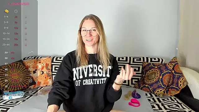 Snapshot of Amalia_Mio chatting on November 2025 08:03:01 AM Amalia Mio online show from November 2025 08:03:01 AM