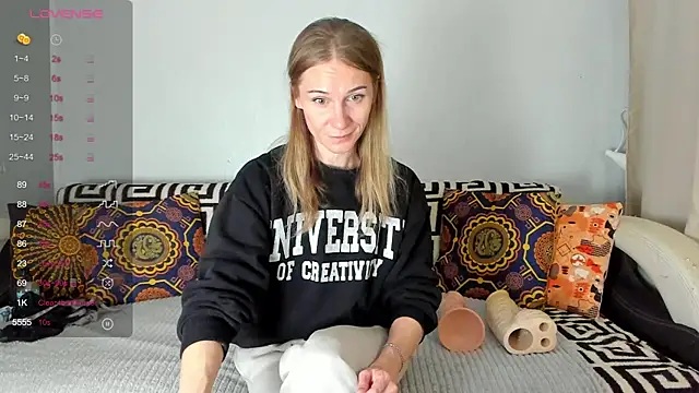 Snapshot of Amalia_Mio chatting on November 2025 08:03:02 AM Amalia Mio online show from November 2025 08:03:02 AM