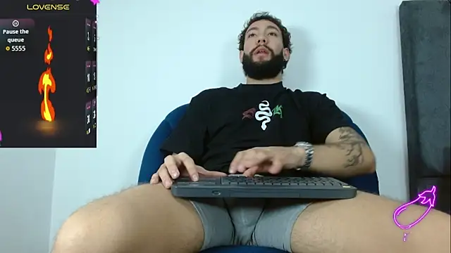 angel kyrozz online show from December 2025 07:07:01 PM