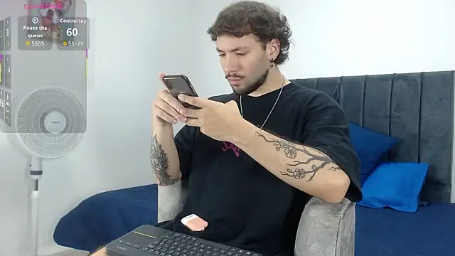 angel kyrozz online show from February 2026 06:59:02 PM