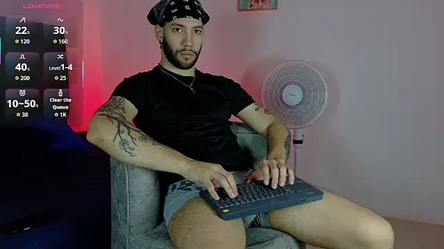 angel kyrozz online show from March 2026 07:07:01 PM