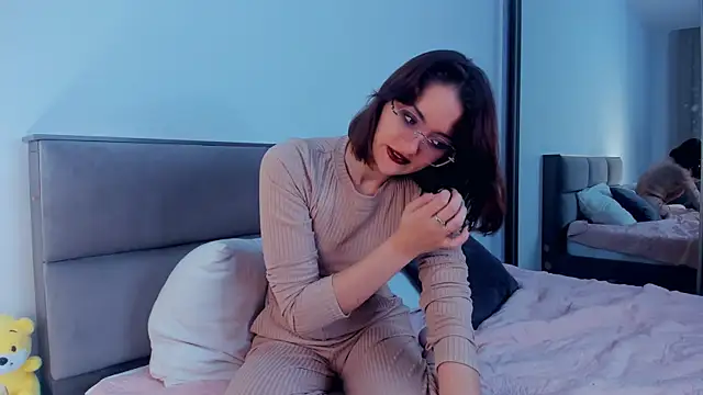 LorrieDegonia online show from October 2025 04:13:02 AM