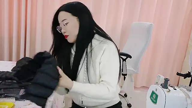 CCOO520 online show from November 2025 08:34:02 AM