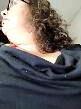 -saraqueen- online show from November 2025 04:46:01 AM