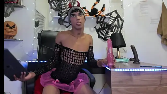 AndreaTonmsong online show from October 2025 06:41:02 PM