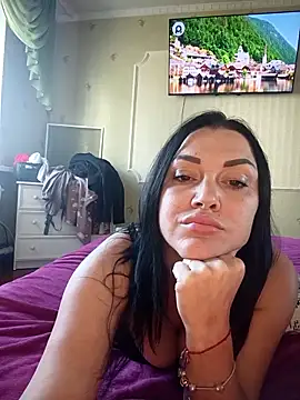 Snapshot of LuceSkys chatting on October 2025 11:32:02 AM LuceSkys online show from October 2025 11:32:02 AM