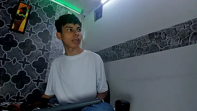 sexyboys cutex18 online show from February 2026 08:56:02 PM