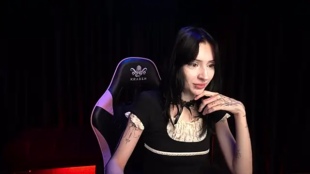 Trix Void online show from October 2025 06:33:01 AM