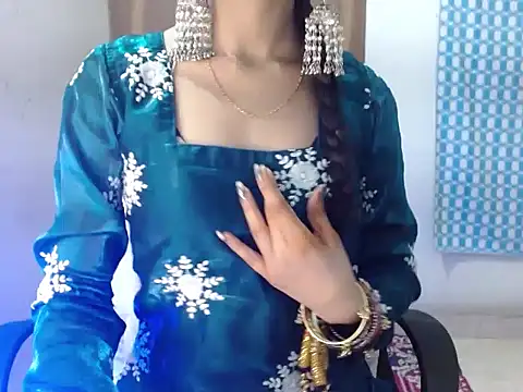 Roiseeee online show from February 2026 05:03:01 AM