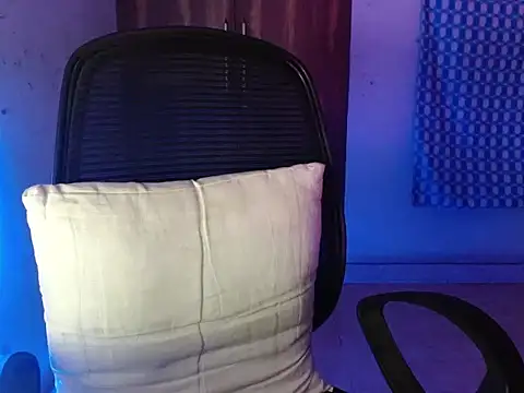 Roiseeee online show from March 2026 04:38:01 AM