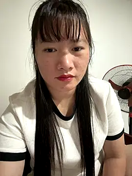 TrangNemo online show from December 2025 10:44:02 AM