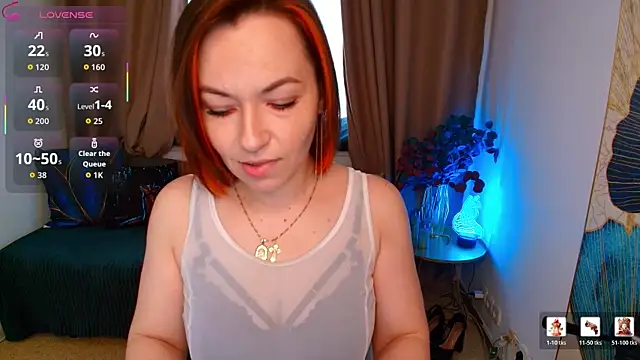 Snapshot of Serena_Foxxx chatting on May 2026 01:43:02 AM Serena Foxxx online show from May 2026 01:43:02 AM