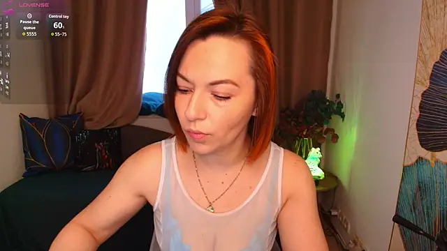 Snapshot of Serena_Foxxx chatting on June 2026 01:33:01 AM Serena Foxxx online show from June 2026 01:33:01 AM