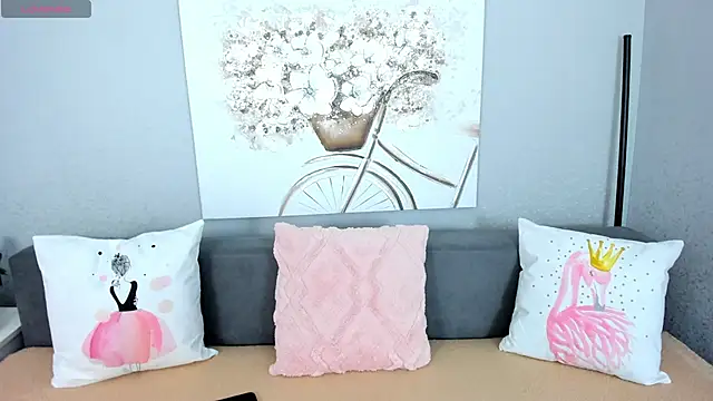 Evarey  online show from November 2025 05:35:02 AM