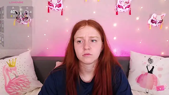 Snapshot of Evarey_ chatting on June 2026 05:05:01 AM Evarey online show from June 2026 05:05:01 AM