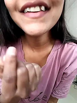 anshika0124 online show from November 2025 05:28:02 AM