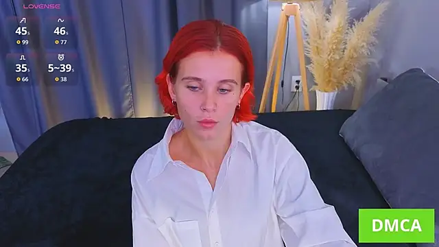 FoxxLina online show from October 2025 03:10:01 PM