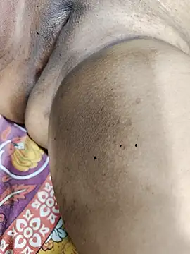 Snapshot of Queen_washna1 chatting on October 2025 08:40:02 AM Queen washna1 online show from October 2025 08:40:02 AM