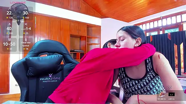 Sofy and Mia online show from January 2026 12:42:01 PM