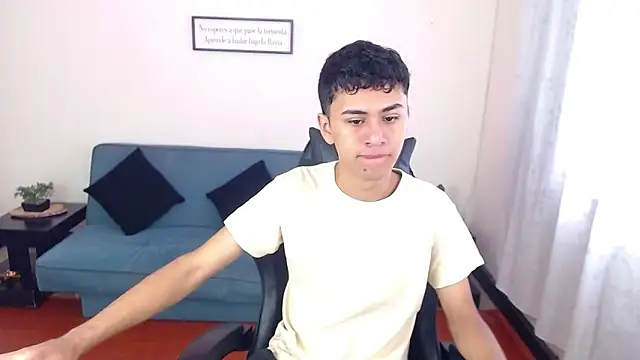 Snapshot of Alancum7 chatting on December 2025 12:55:01 PM Alancum7 online show from December 2025 12:55:01 PM