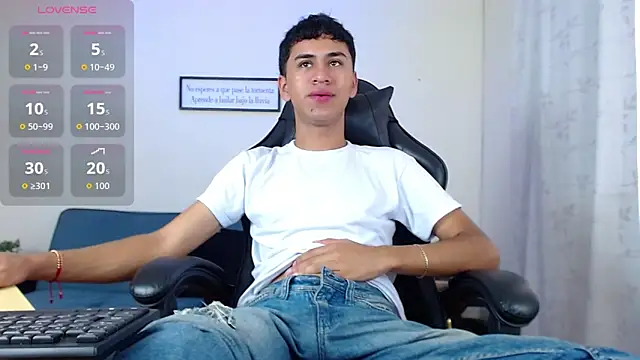 Snapshot of Alancum7 chatting on February 2026 01:07:01 PM Alancum7 online show from February 2026 01:07:01 PM