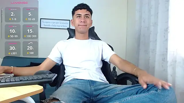 Snapshot of Alancum7 chatting on February 2026 12:46:01 PM Alancum7 online show from February 2026 12:46:01 PM