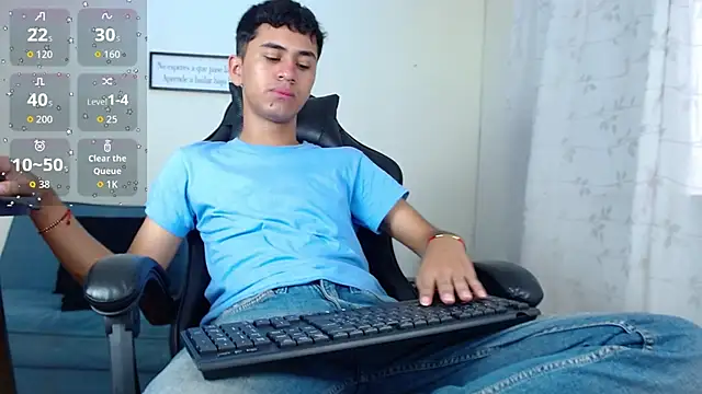 Snapshot of Alancum7 chatting on March 2026 12:45:02 PM Alancum7 online show from March 2026 12:45:02 PM