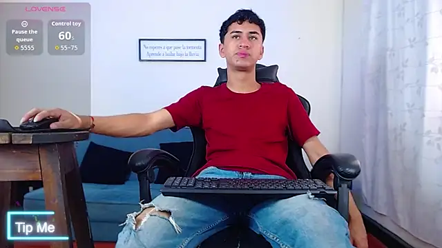 Snapshot of Alancum7 chatting on April 2026 01:11:01 PM Alancum7 online show from April 2026 01:11:01 PM