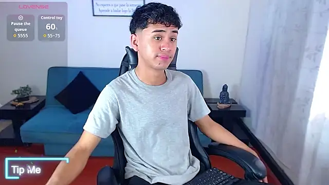 Snapshot of Alancum7 chatting on April 2026 12:54:01 PM Alancum7 online show from April 2026 12:54:01 PM