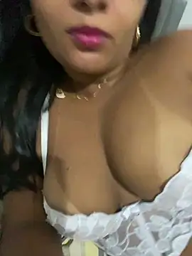 Brunamorenago online show from March 2026 08:04:01 PM