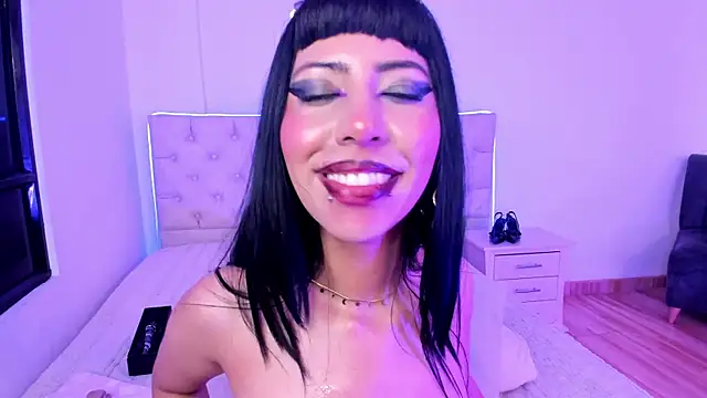 Snapshot of Nina_fox_0691 chatting on May 2026 12:18:01 AM Nina fox 0691 online show from May 2026 12:18:01 AM