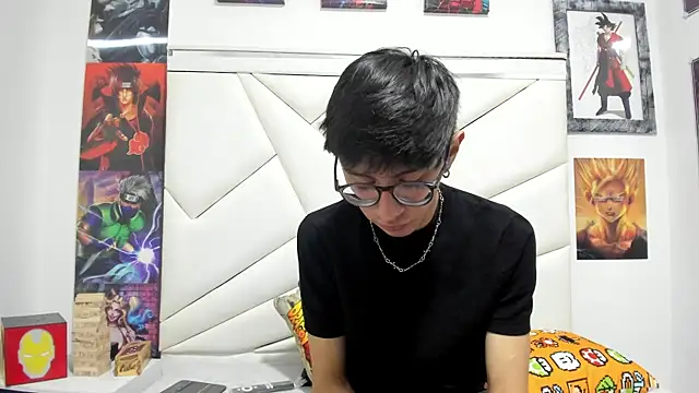 TWINK JOSS online show from October 2025 07:48:02 PM