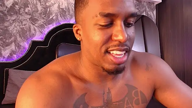 Snapshot of DenzelRios chatting on February 2026 08:07:02 PM DenzelRios online show from February 2026 08:07:02 PM