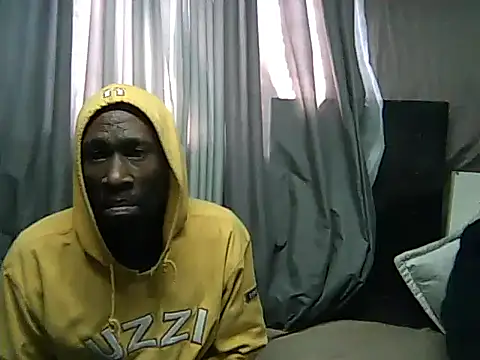 Snapshot of Toyboya6 chatting on June 2026 09:32:02 AM Toyboya6 online show from June 2026 09:32:02 AM