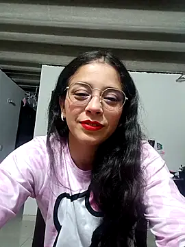 Snapshot of Eloisa_smith chatting on October 2025 04:35:02 AM Eloisa smith online show from October 2025 04:35:02 AM