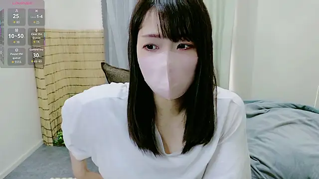 Snapshot of Natsumi-chan chatting on October 2025 03:28:02 AM Natsumi-chan online show from October 2025 03:28:02 AM