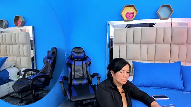 tania reyes  online show from October 2025 03:28:01 AM