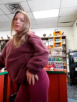 Cassaroll333 online show from December 2025 04:34:02 PM