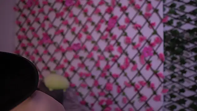 Petite Polly online show from October 2025 06:10:02 PM